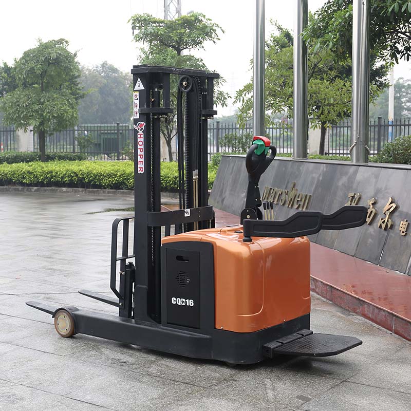 Electric Reach Truck