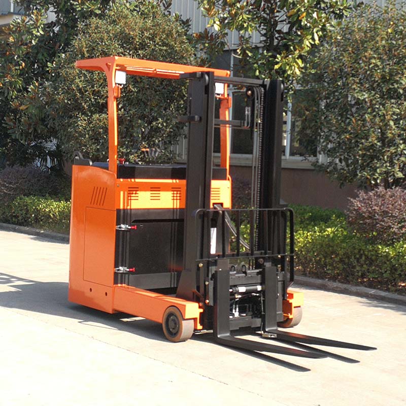 Electric Reach Stacker 