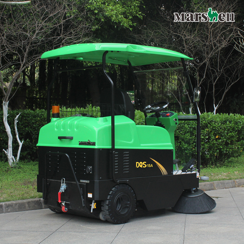DQS15 Ride-on Floor Sweeper